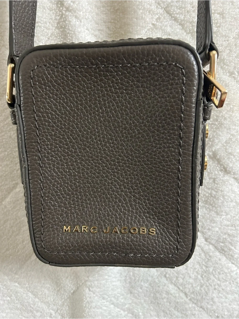 Marc Jacobs compact marc